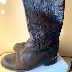 Reliable, chic chocolate brown riding boots